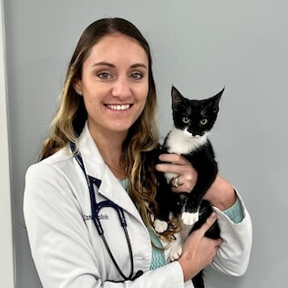 Dr. Samanthia Fierstein  DVM